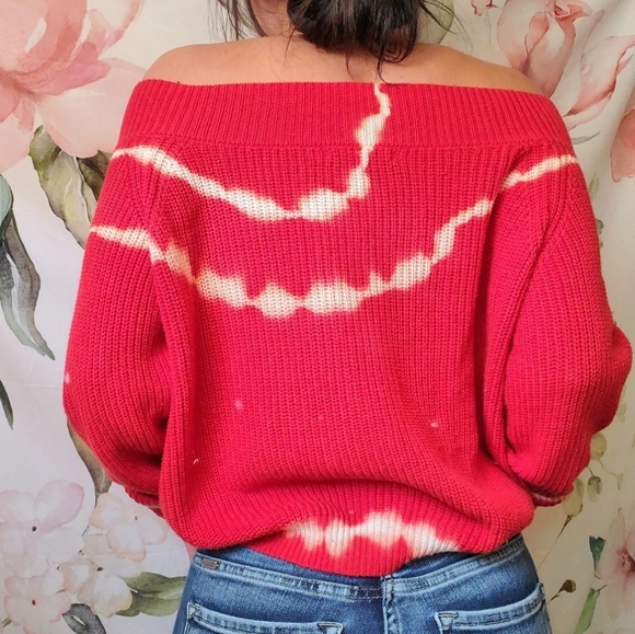 Red tye-dyed sweater - Picture 2 of 2
